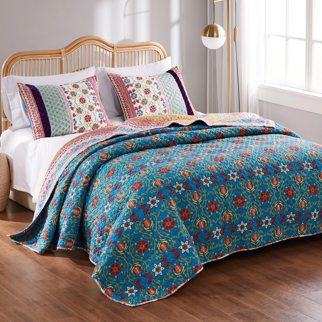 3-Piece King/Cal King Reversible Cotton Quilt Set O374149