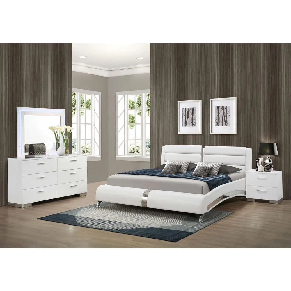 White 4-Piece Faux Leather California King Bedroom Set W8767
