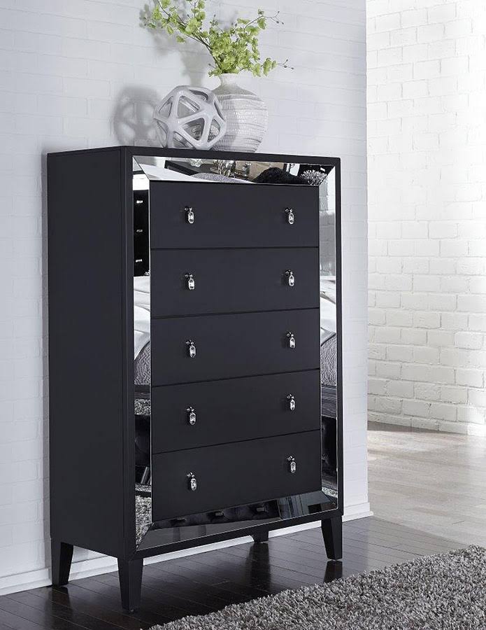 Black Chest C52368