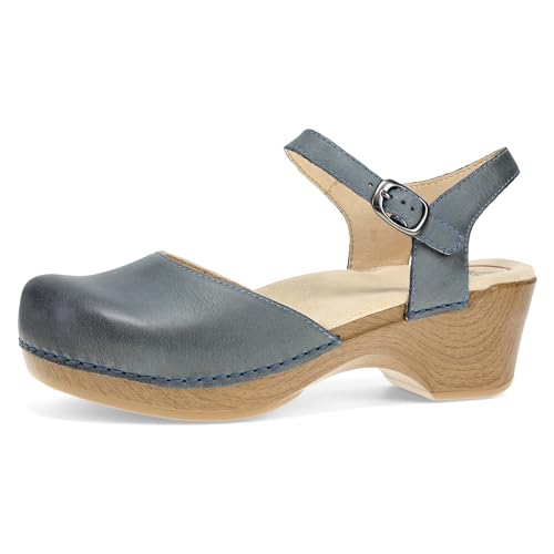Closed-Toe Sandal with Arch Support S7256