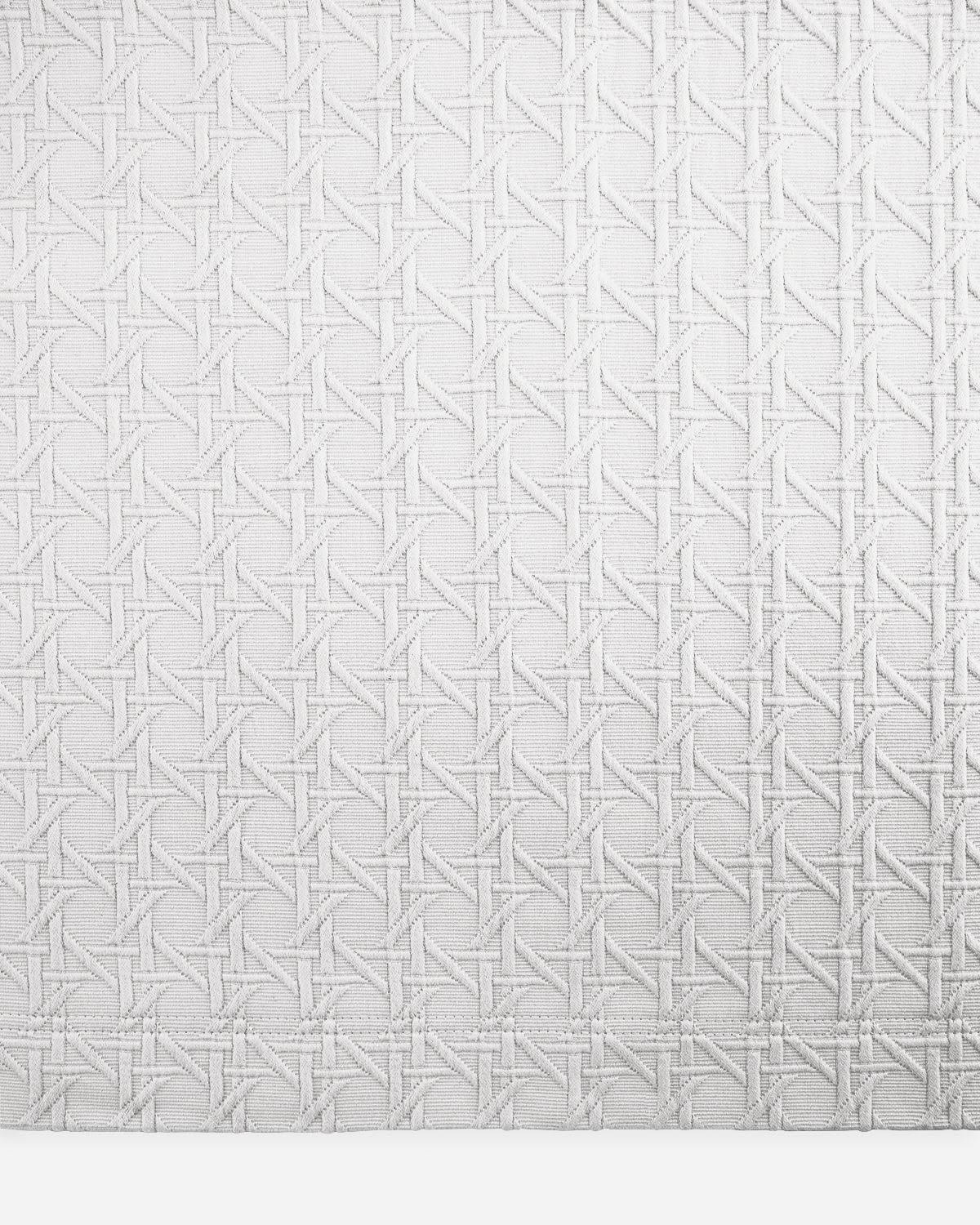 White Full-Queen Matelasse Coverlet S71183