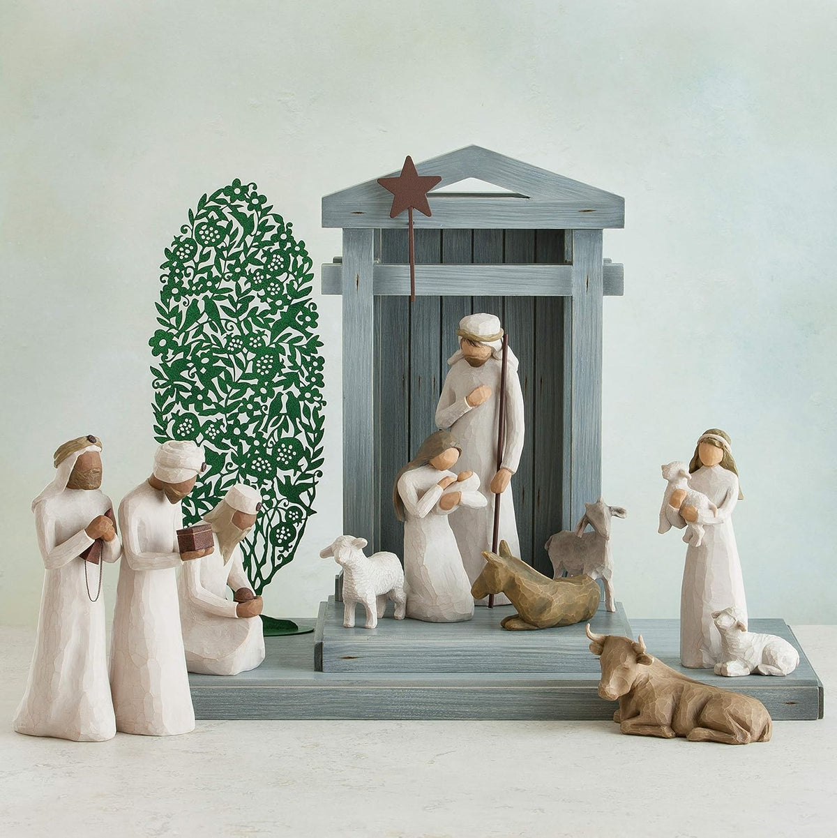 Set of 3 Walking, Bowing, Kneeling Figures N67025