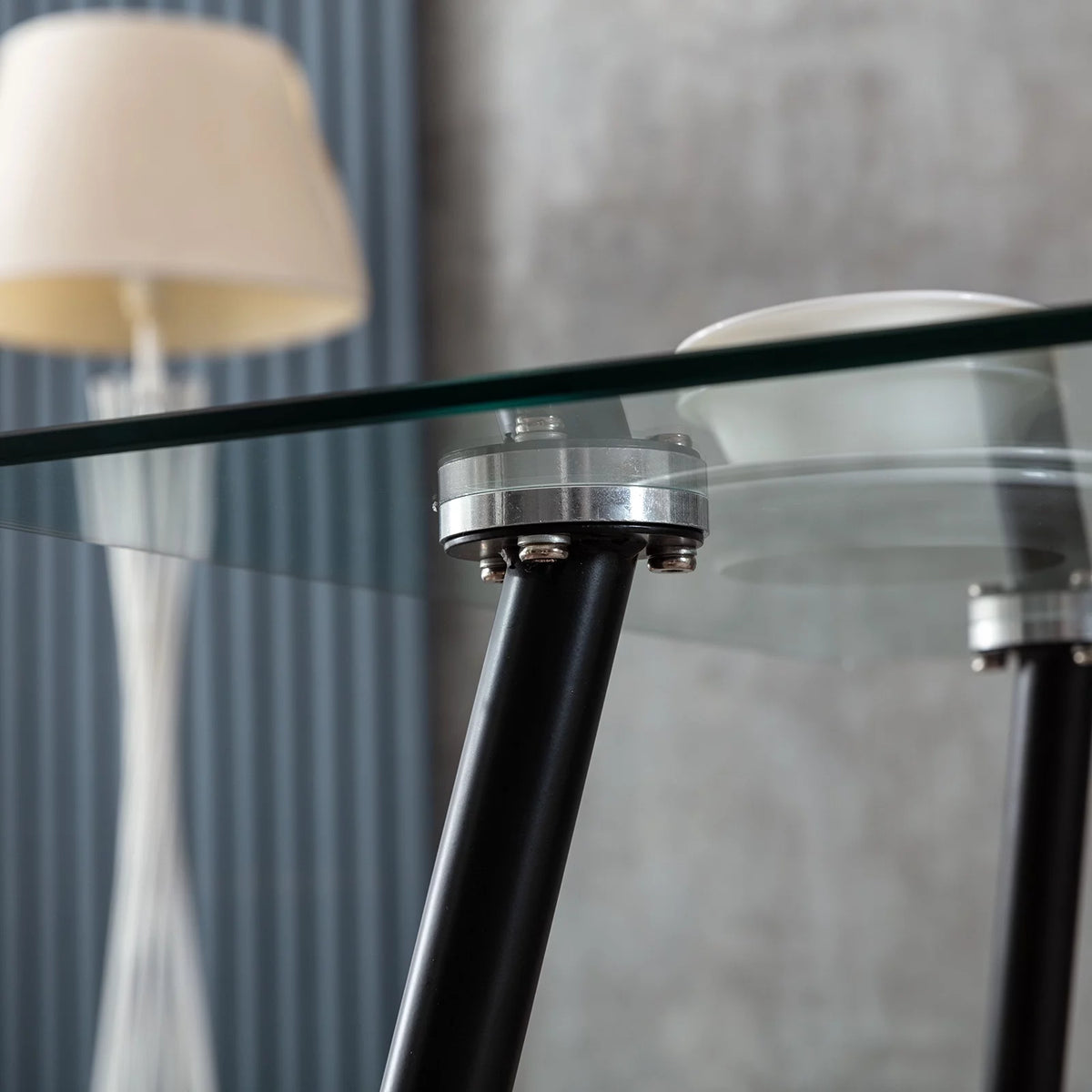 Tempered Glass Dining Table with Black Metal Legs O6770