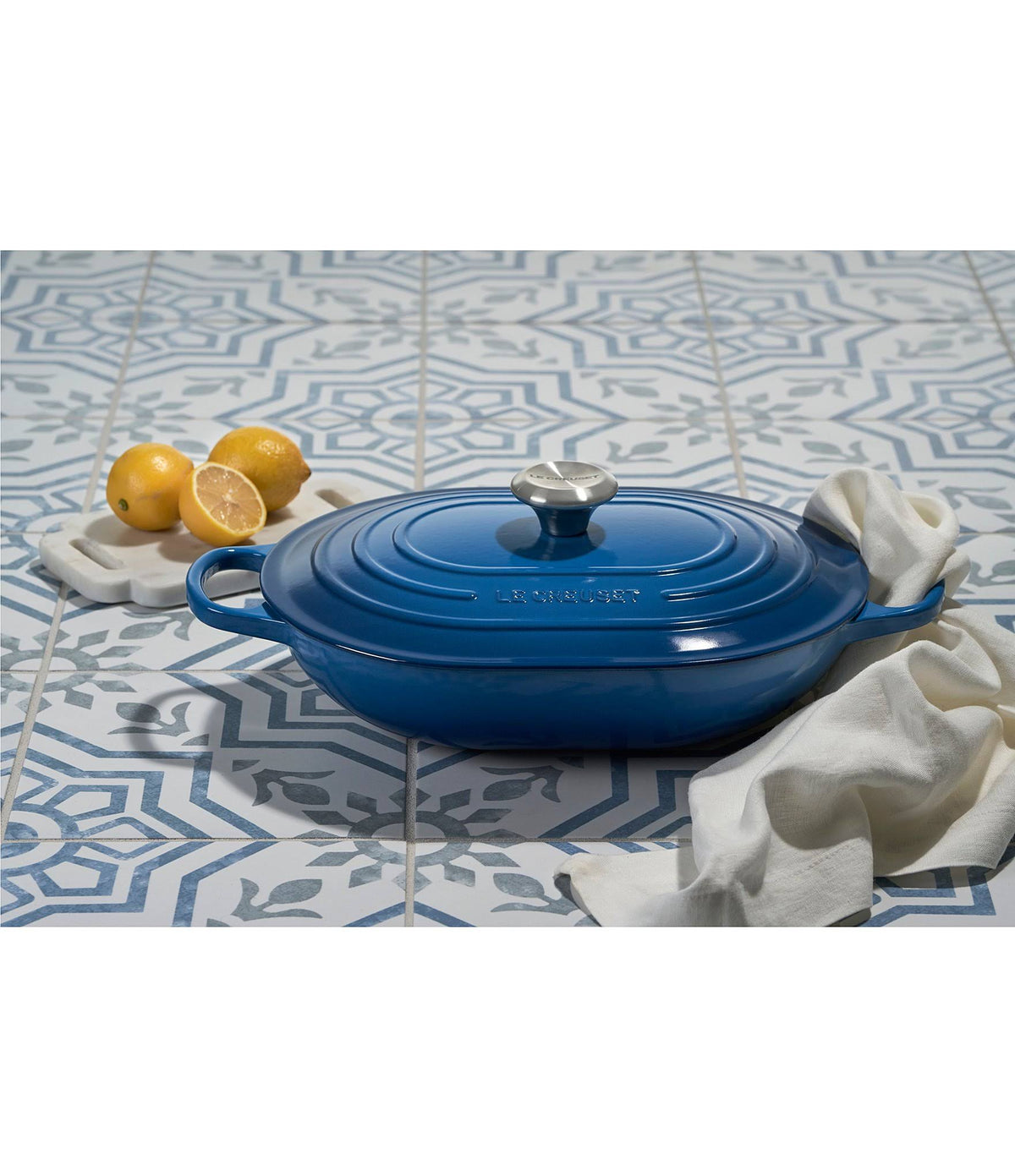 3.75 Qt. Oval Casserole R5820