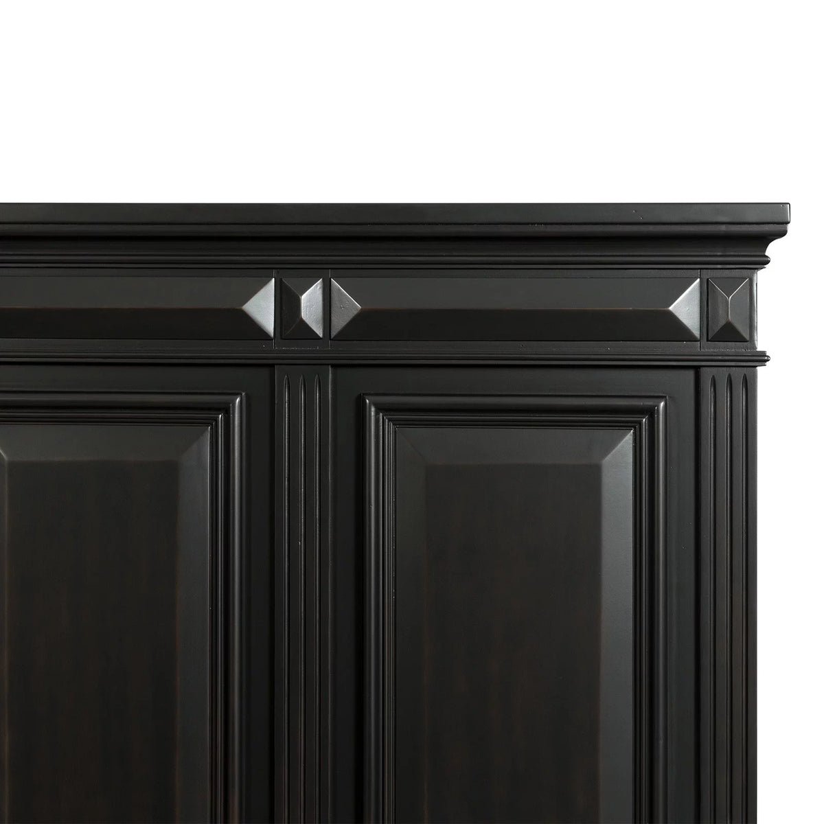 King Panel Bed in White U56370