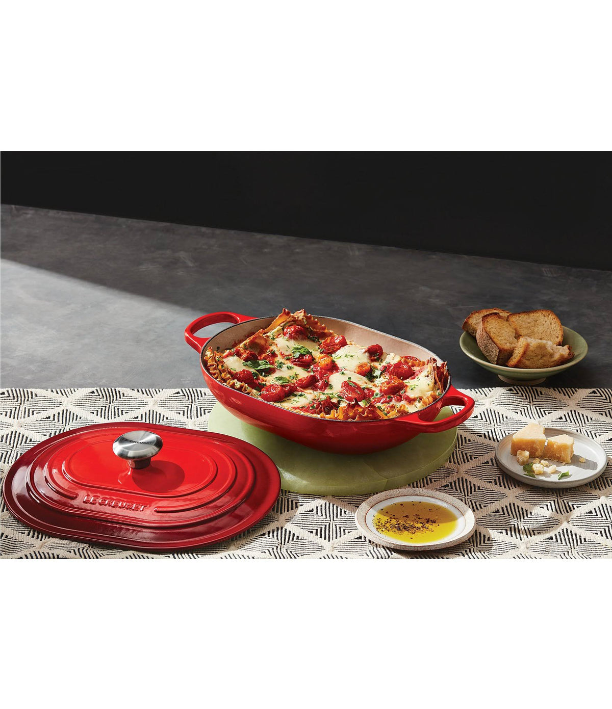 3.75 Qt. Oval Casserole R5820